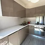 The Music Of The - Front With Three Bedrooms Apartament Dongo
