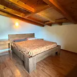 The Music Of The - Front With Three Bedrooms * Dongo