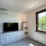 The Music Of The - Front With Three Bedrooms Apartament Dongo