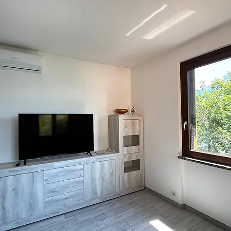 The Music Of The - Front With Three Bedrooms Appartement Dongo