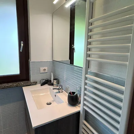 The Music Of The - Front With Three Bedrooms Dongo