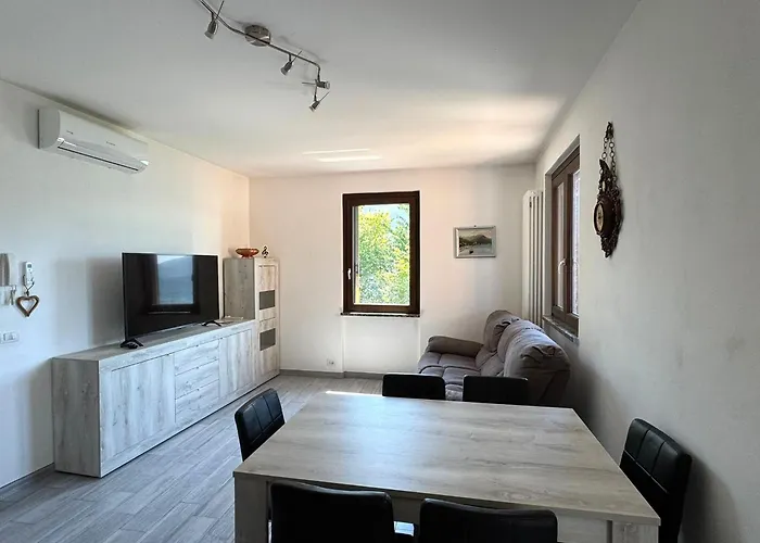 The Music Of The - Front With Three Bedrooms Dongo