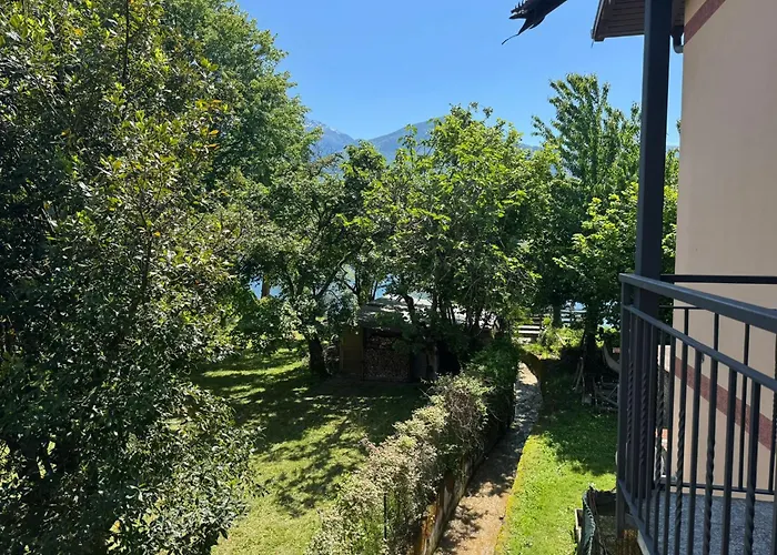 The Music Of The - Front With Three Bedrooms Dongo